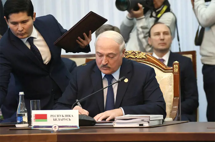 Лукашенко нашёл "мерзкими" слова Меркель о Минских соглашениях