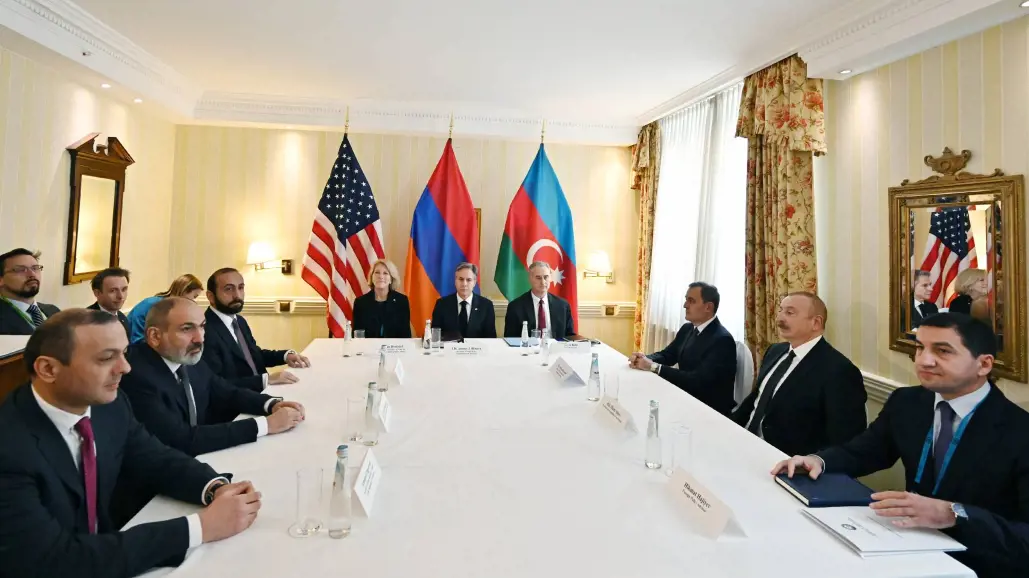 Блинкен на трёхсторонней встрече обсудил проект Мирного договора между Арменией  и Азербайджаном