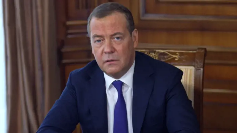 Медведев похвалил российский ВПК
