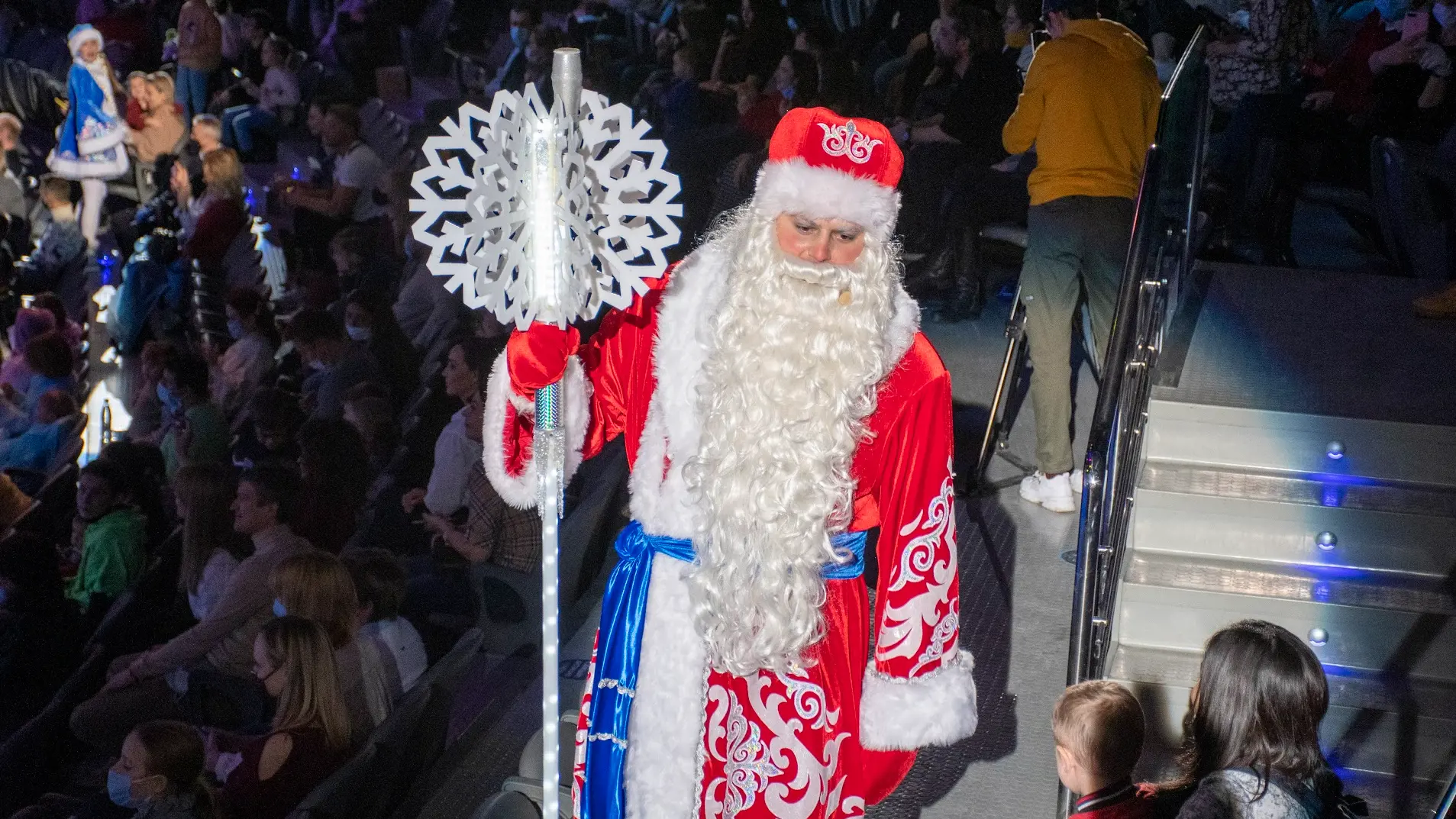 Дед Мороз продолжил новогодний тур по России: расписание